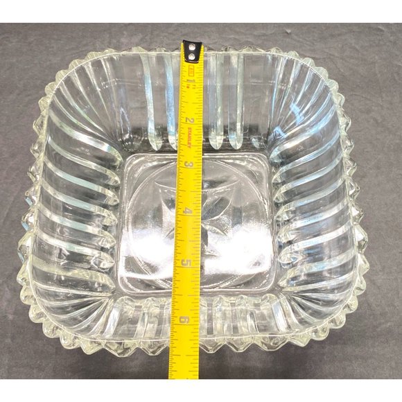 Vintage Clear Glass Decorative Serving Bowl Candy Dish 6.25" Across - Picture 4 of 9